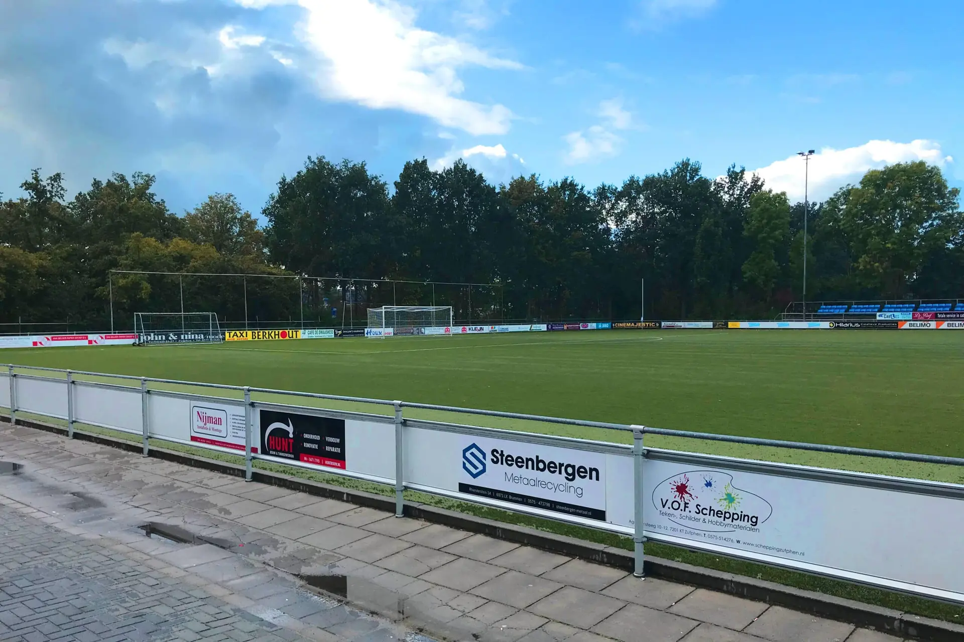 Die Trainingsanlage verfügt über sehr gut gepflegte Naturrasenplätze.